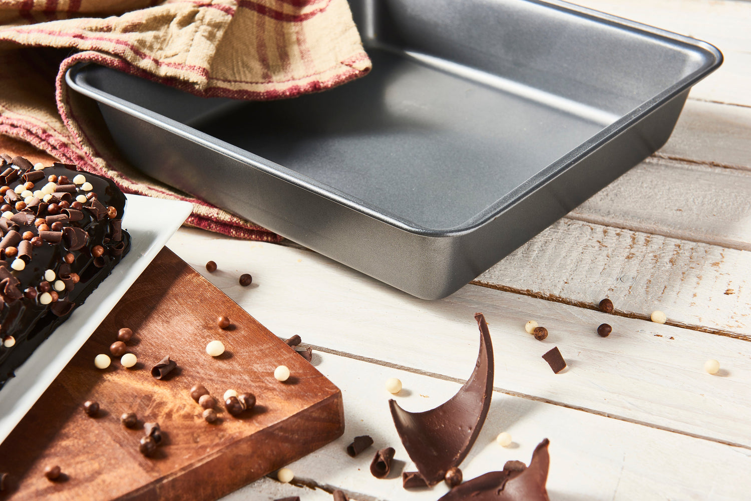 Classic Non-Stick Bakeware: Solid Base