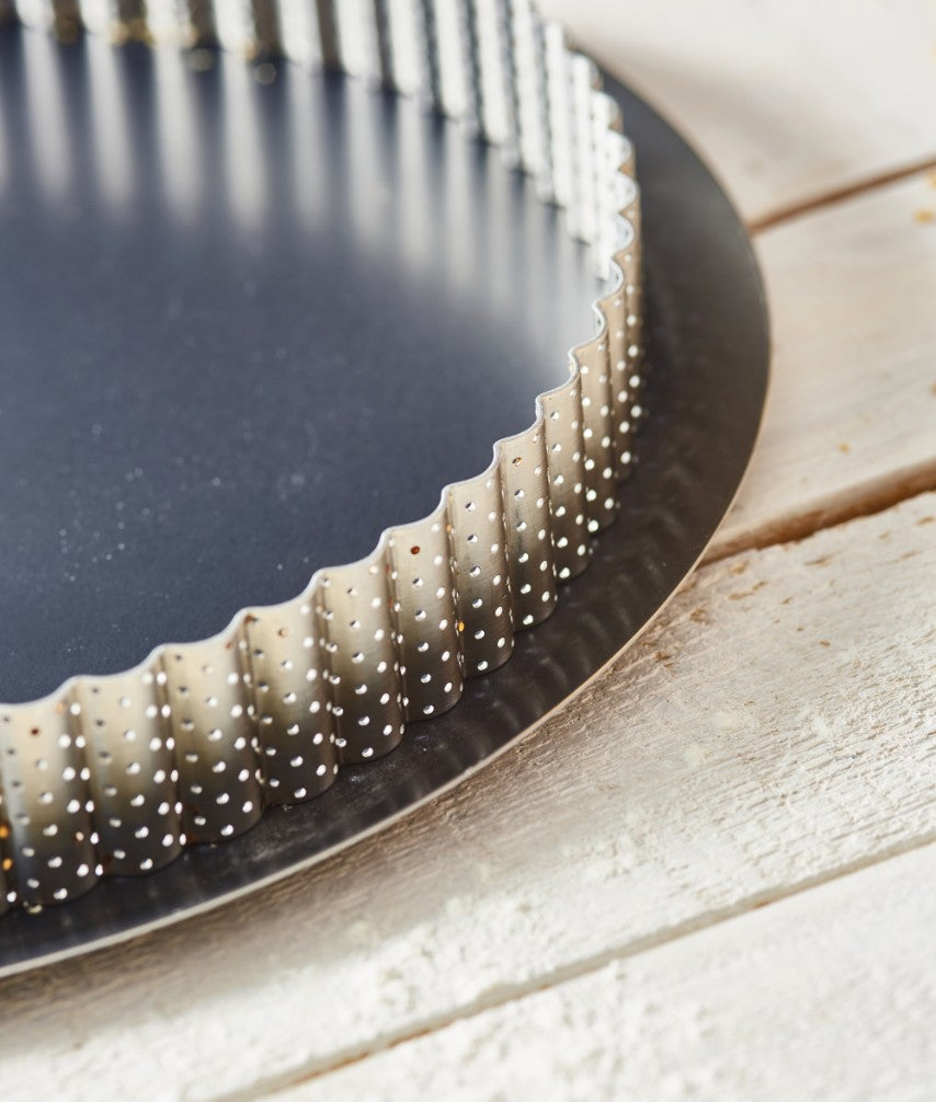 De Buyer Air System Perforated Fluted Edge Pastry Ring